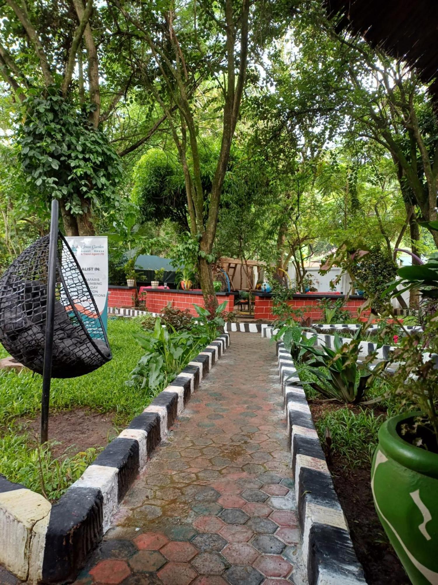 Green Garden Guest House Аруша Екстер'єр фото